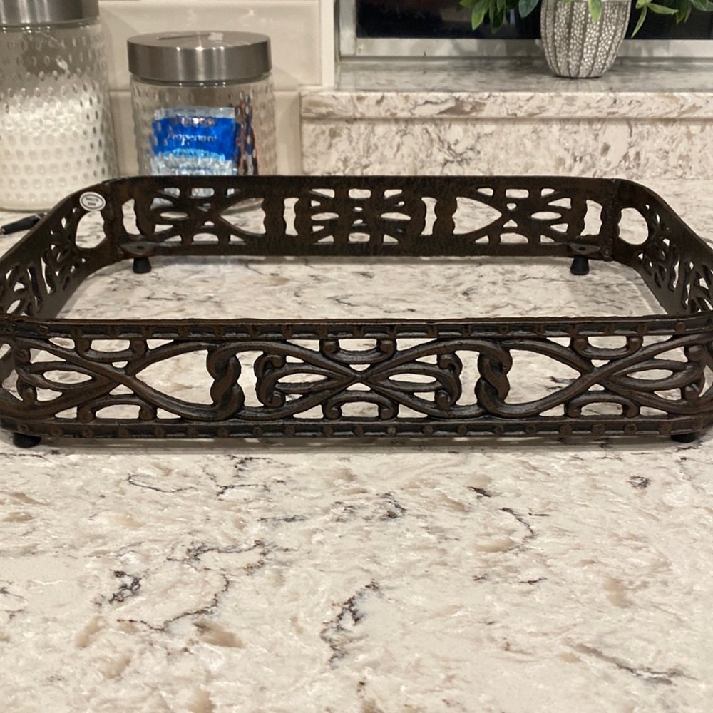 Southern Living rectangular Iron, 13 x 9 decorative casserole caddy.